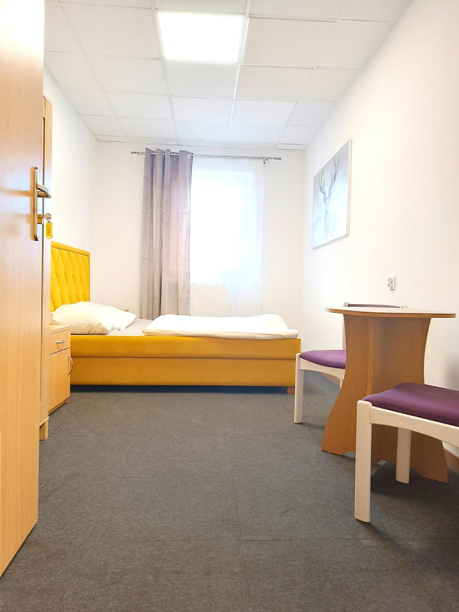 Hostel Krosnienska 12 Zielona Góra Zewnętrze zdjęcie