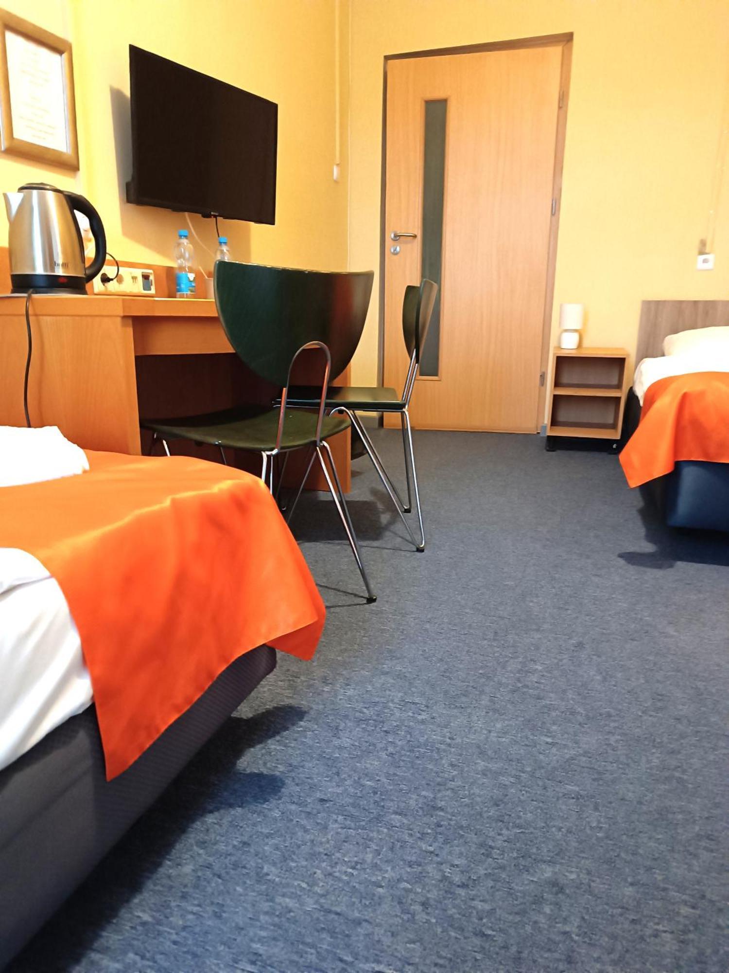 Hostel Krosnienska 12 Zielona Góra Zewnętrze zdjęcie