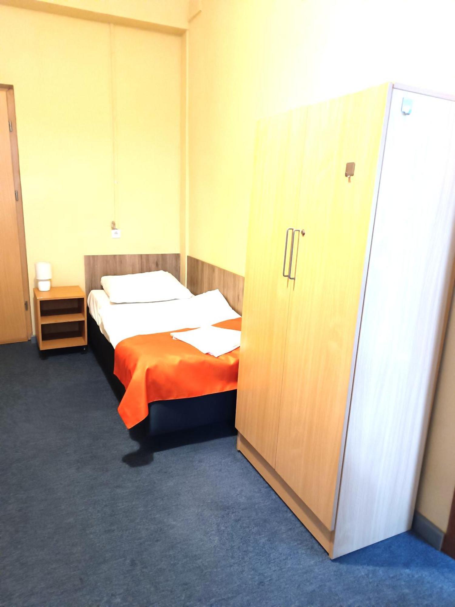 Hostel Krosnienska 12 Zielona Góra Zewnętrze zdjęcie