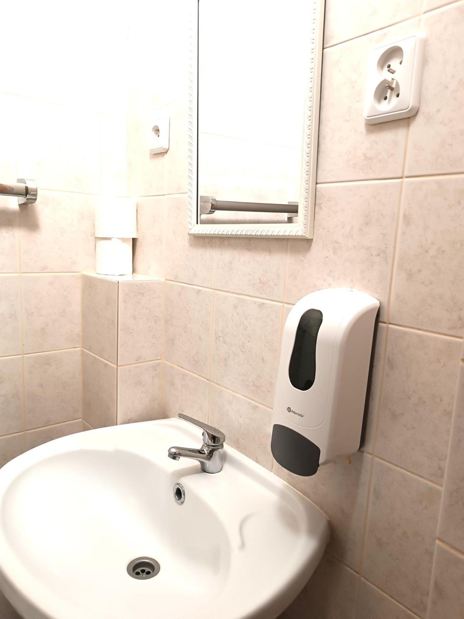 Hostel Krosnienska 12 Zielona Góra Zewnętrze zdjęcie