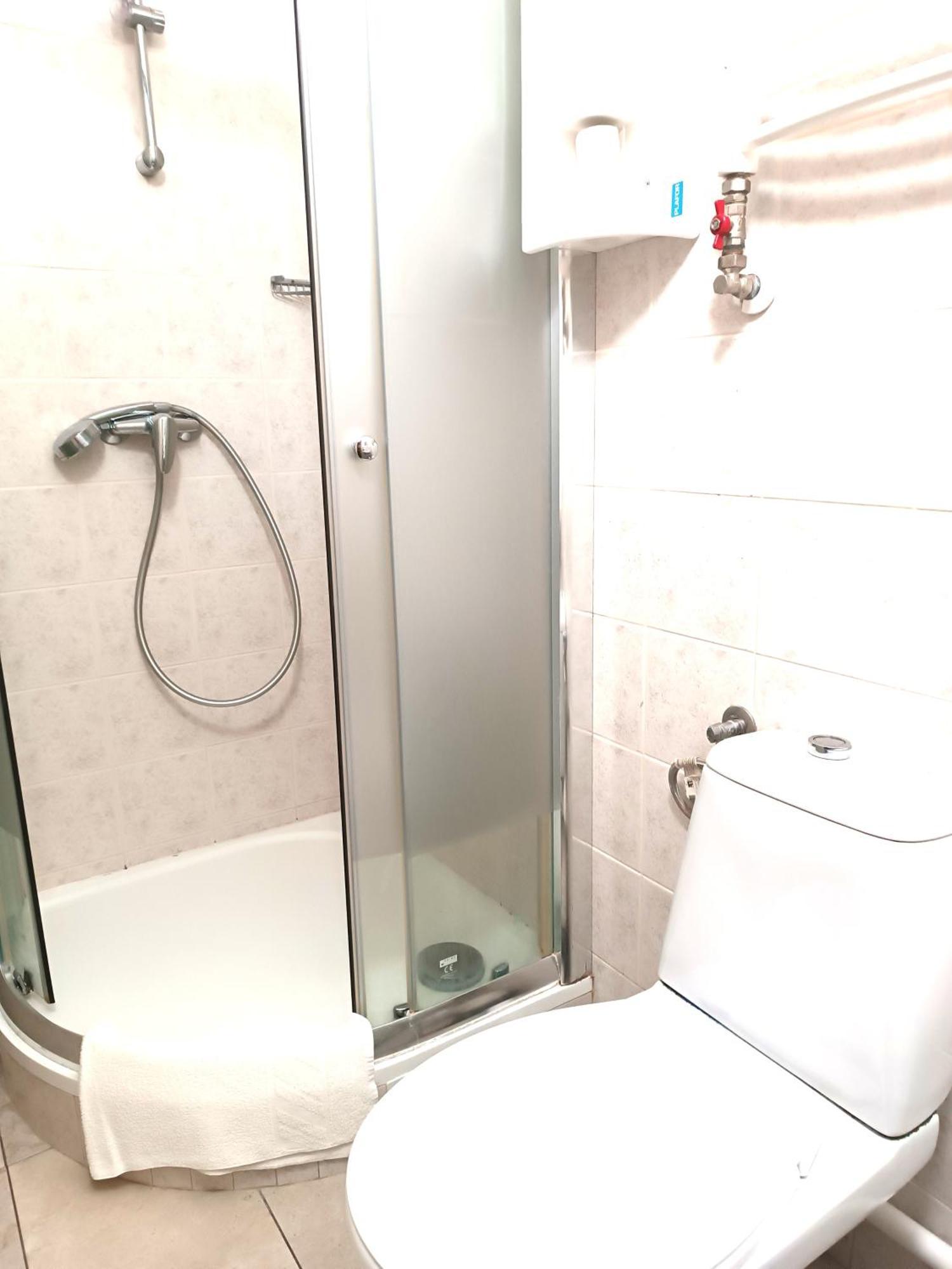 Hostel Krosnienska 12 Zielona Góra Zewnętrze zdjęcie