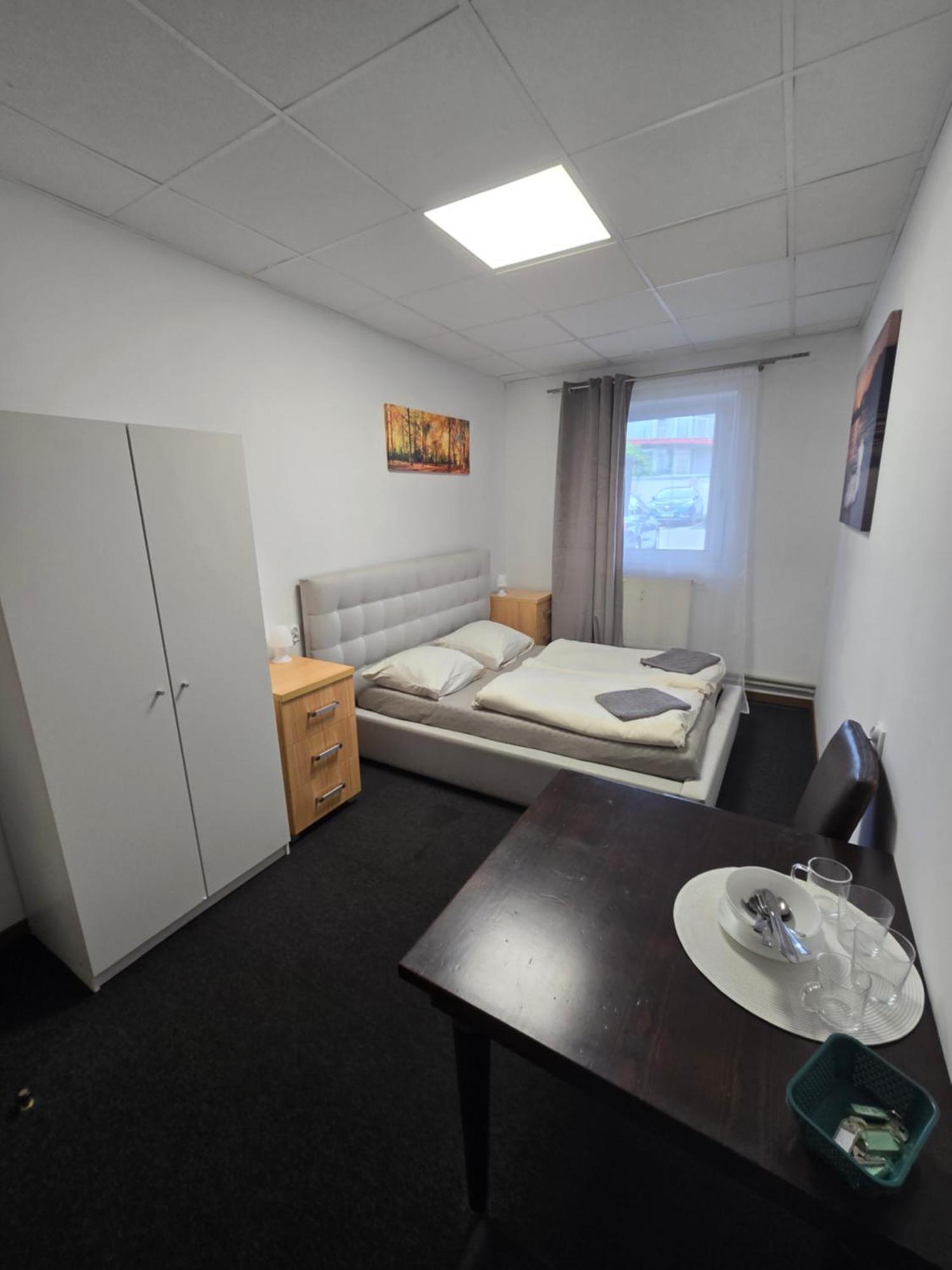 Hostel Krosnienska 12 Zielona Góra Zewnętrze zdjęcie