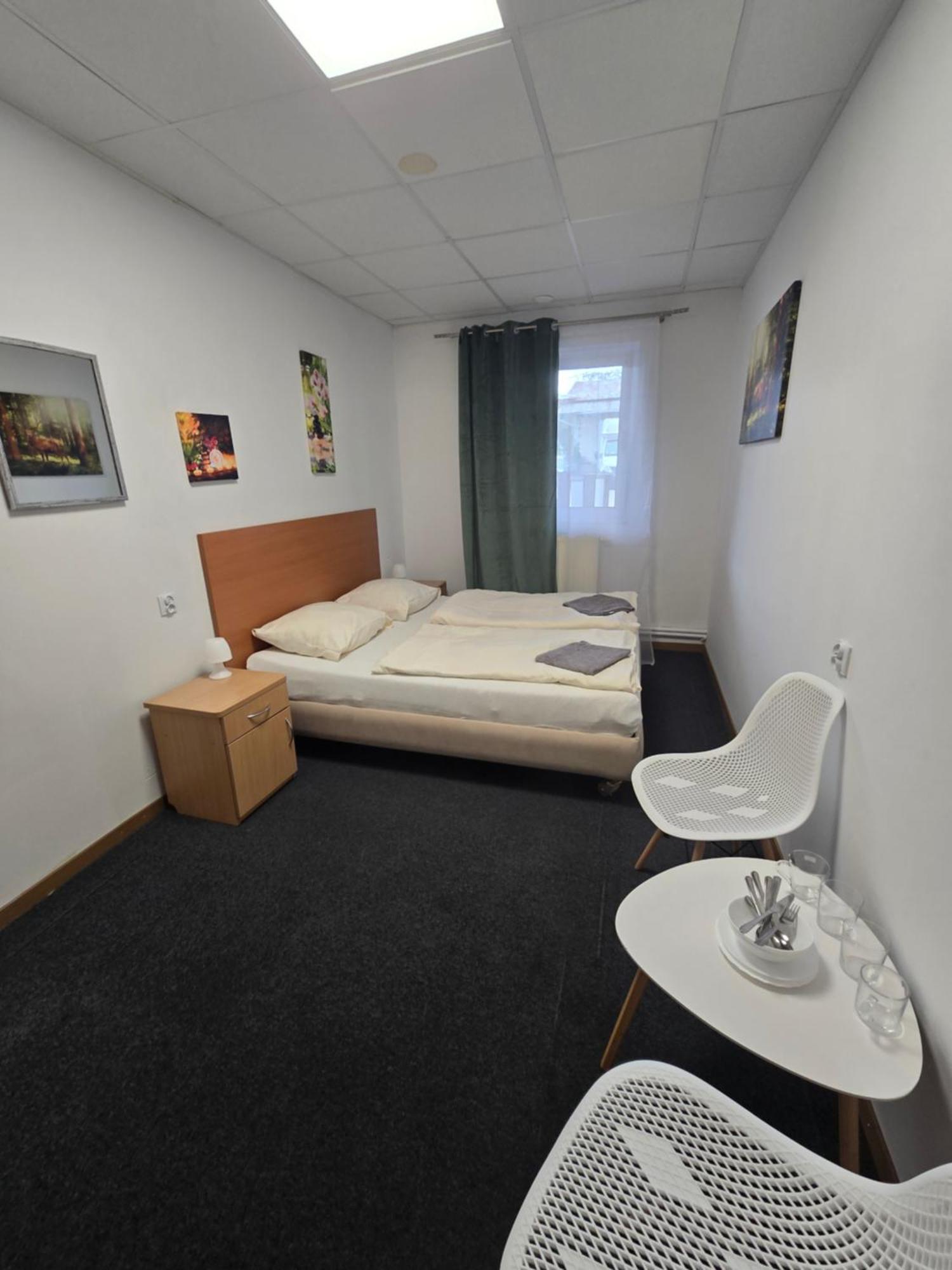 Hostel Krosnienska 12 Zielona Góra Zewnętrze zdjęcie
