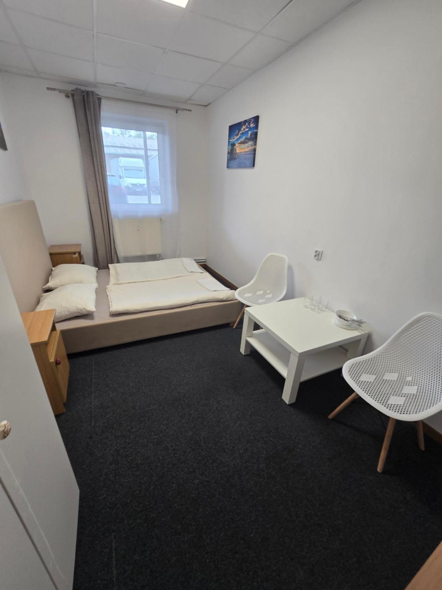 Hostel Krosnienska 12 Zielona Góra Zewnętrze zdjęcie