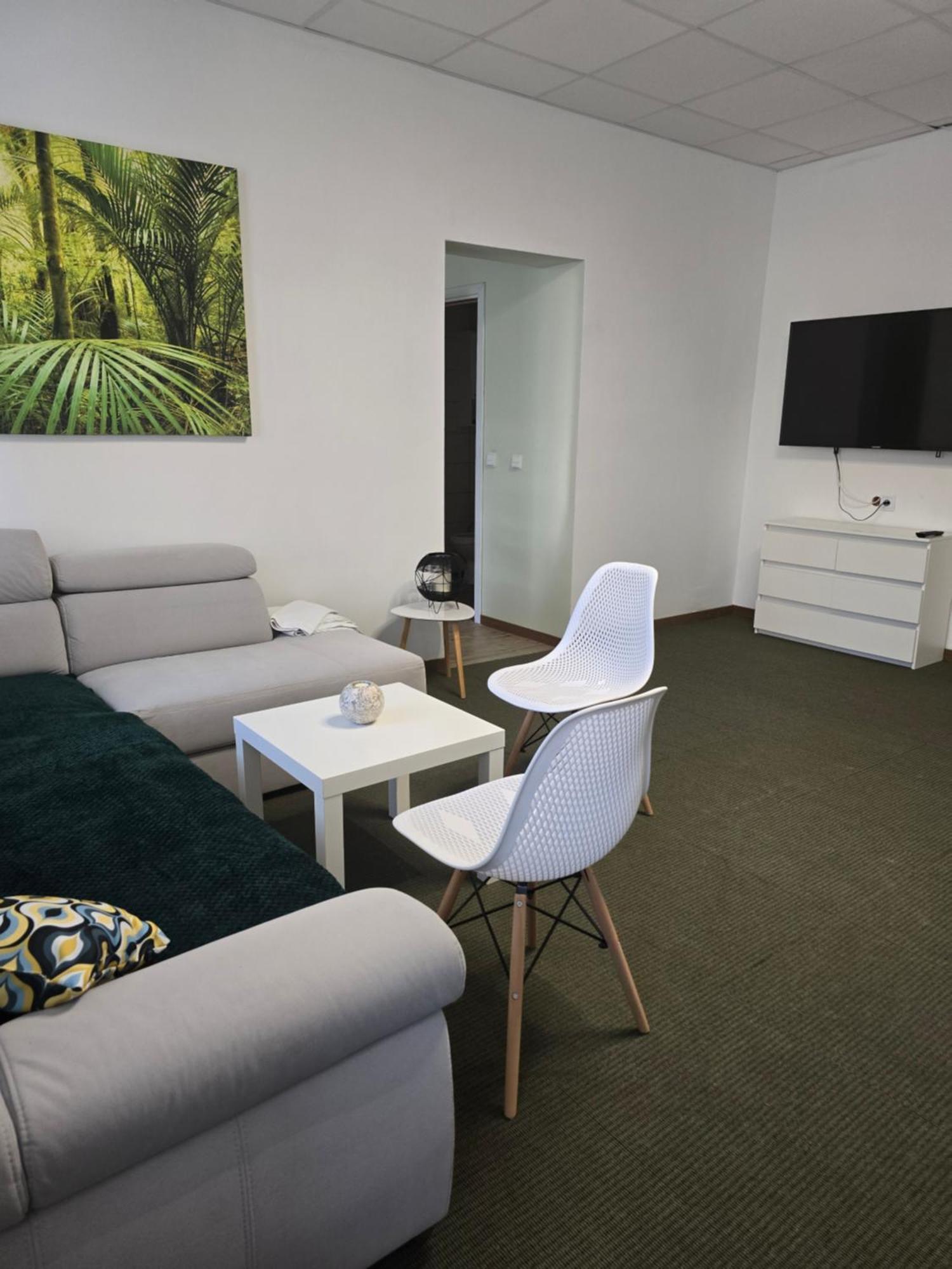 Hostel Krosnienska 12 Zielona Góra Zewnętrze zdjęcie